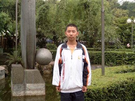 2004至2005学年度双流县优秀学生干部高07级19班赵一鸣