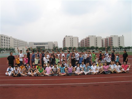 参观棠湖中学外语实验学校