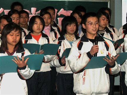 纪念“一二·九”诗歌朗诵比赛图片一（棠湖中学高2008级）</p><p>　　