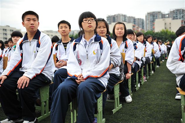 决战中考——记棠外召开初2012届学生表彰大会暨初三动员大会