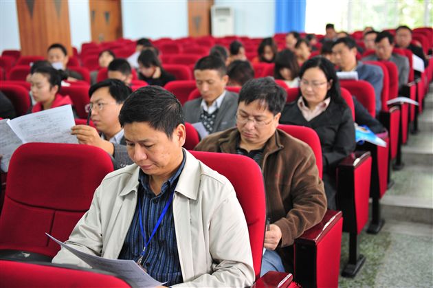 棠中外语学校召开十月份高中部教师大会
