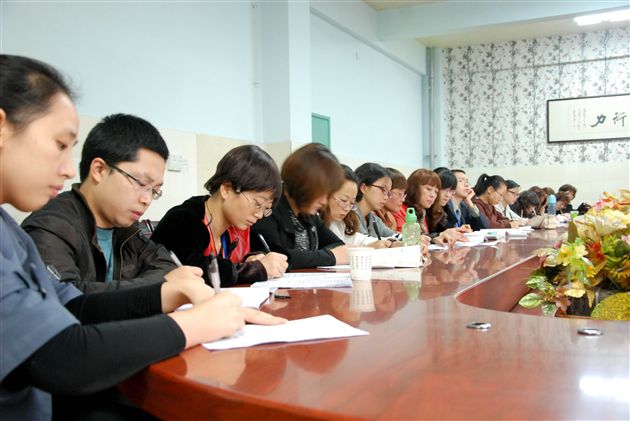 双流县教研室领导指导棠外附小语文组教研活动