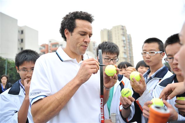 国际网球明星尤尼斯•埃尔阿诺伊来访棠外 