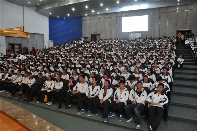 “学生大会”激斗志  “ 家长大会”谋共识——记棠外高2012级年级学生大会暨第一次家长会