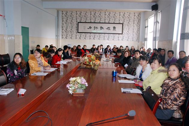 “一米阳光”讲坛：杨谢老师谈垃圾分类与回收——记棠外附小教师发展中心活动