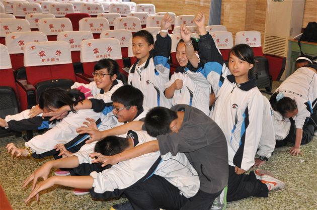 活动增才干，培训添信心——记棠中外语学校初2012级学生会干部培训会