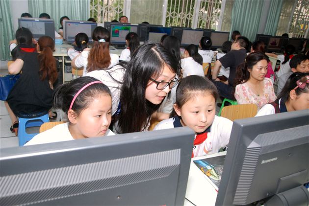 感受课堂 促进沟通——记棠外附小2012—2013学年度下期小班化教学开放活动