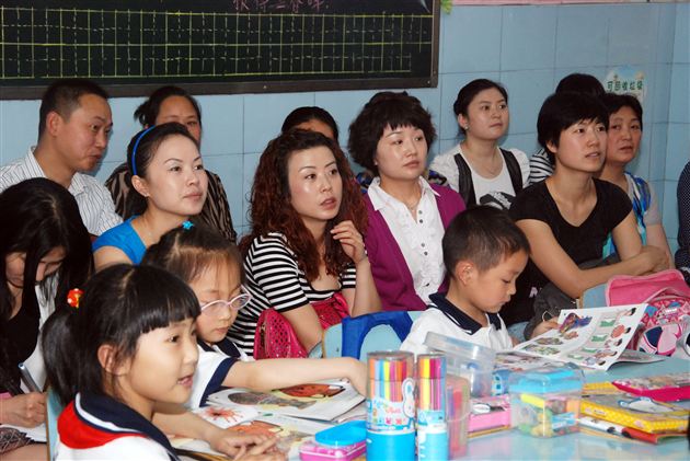 感受课堂 促进沟通——记棠外附小2012—2013学年度下期小班化教学开放活动