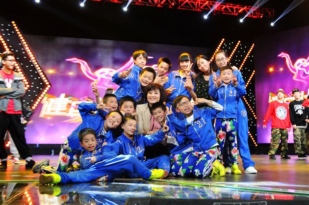 喜报：棠中外语学校啦啦操参加央视“健身状元榜”全国街舞大赛获冠军