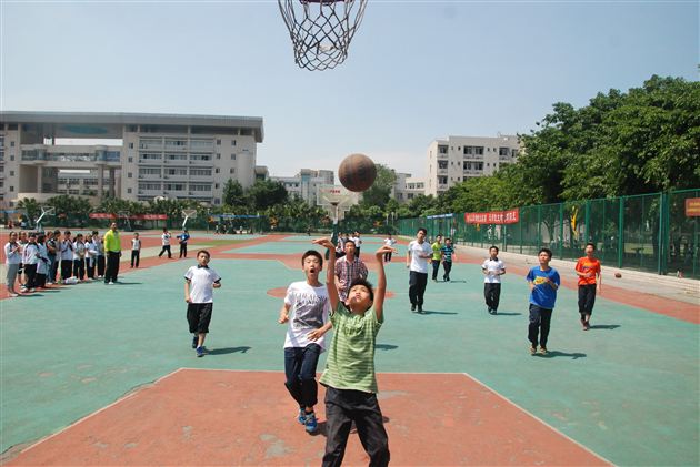 展现对抗实力  体现拼搏精神——棠外附小举行班级篮球对抗赛