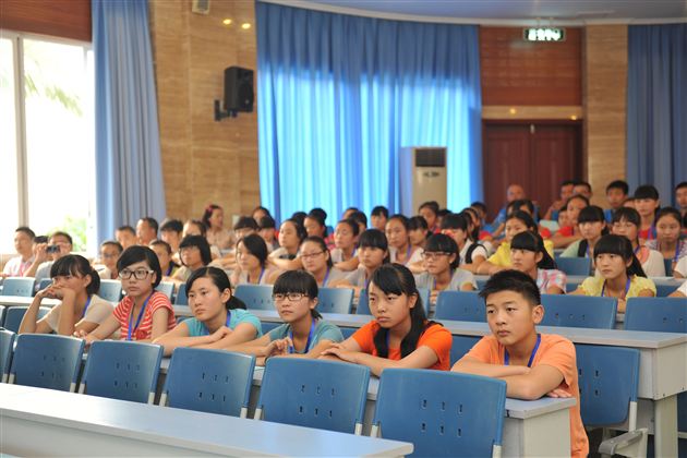 四川芦山地震灾区中小学生赴俄罗斯疗养团顺利完成行前培训