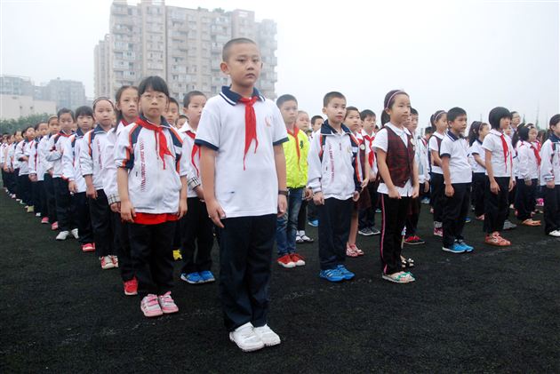 乘着梦想的翅膀 我与母校共成长——棠外附小隆重举行2013—2014学年度上期开学典礼