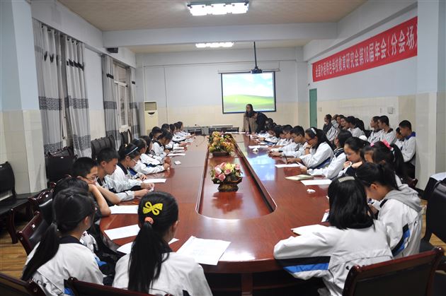 棠外召开初2012级寝室楼层值周干部培训会