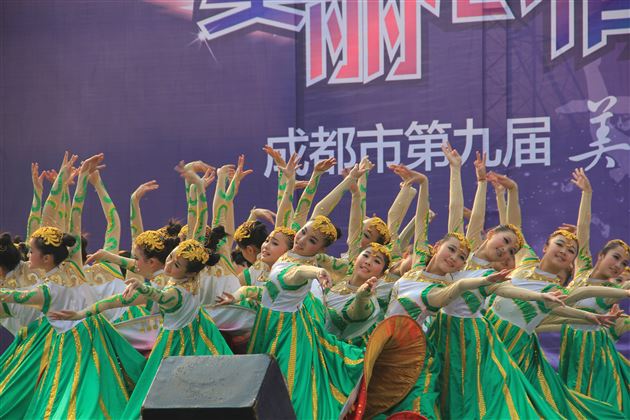 棠外飞鹰艺术团舞蹈团受邀参加成都市优秀舞蹈节目展演