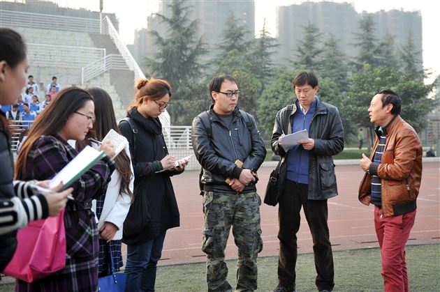 “走基层——青少年体育宣传采访活动”走进棠中外语学校