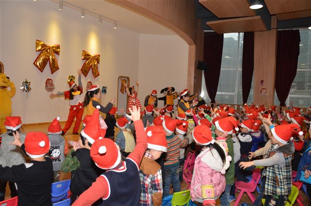 Merry Christmas——记棠外实验幼稚园圣诞庆祝活动