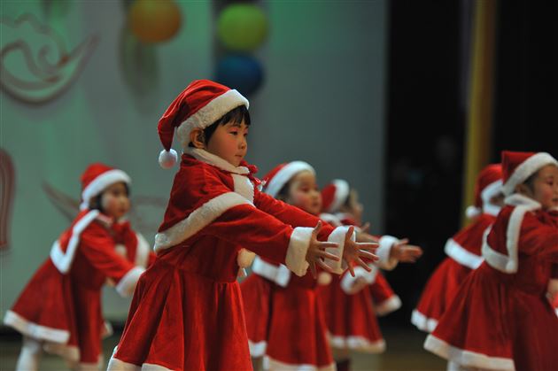 棠外实验幼稚园2014“童心飞扬，骏马迎春”新年文艺汇演圆满落幕