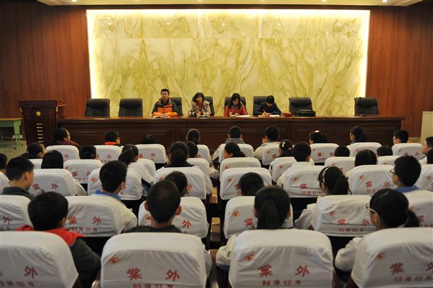 棠外召开初2013级学生会楼层自主管理大会