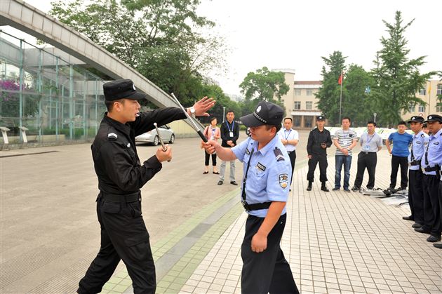 提升安保团队素质 共创平安和谐校园——记棠外安保人员参加校园防爆处突及相关业务培训