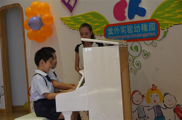 棠外实验幼稚园举行“小小演奏家”钢琴音乐会