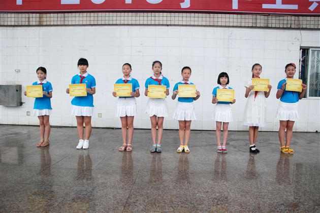 棠外附小隆重举行2014——2015学年度上期开学典礼