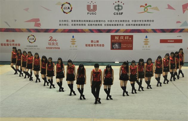 棠外参加“全国啦啦操联赛（成都站）”获两项第一