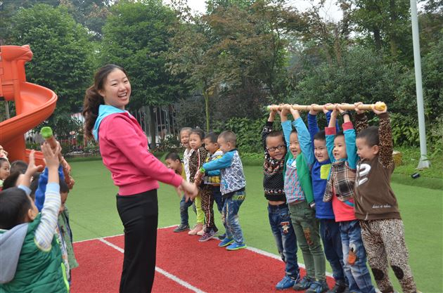 合作互助·手拉手——记棠外实验幼稚园与郫县稚力佳幼儿园结对子活动