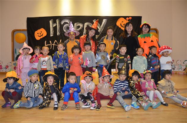 Happy Halloween——记棠外实验幼稚园万圣节主题活动