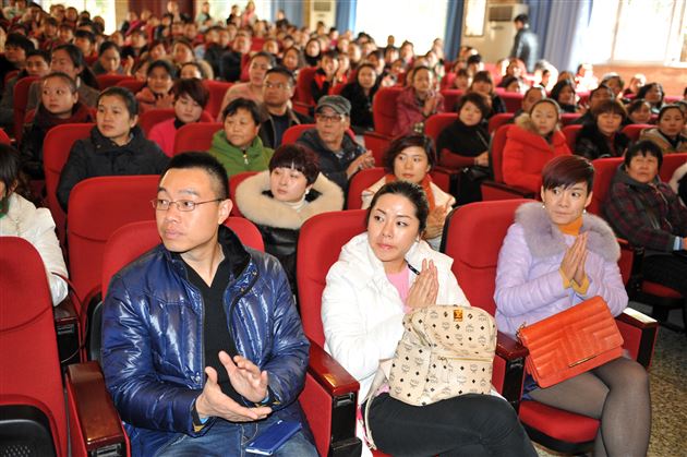 家校一家亲，携手共进步——记棠外附小一年级家长学校讲座