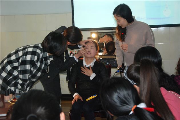 热爱生活，与美同行——棠外附小教师发展中心活动