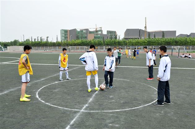 棠外初中部首届校园足球班级联赛圆满落幕