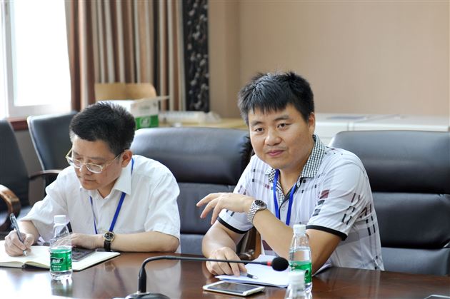 棠外召开初2013级家长委员会座谈会