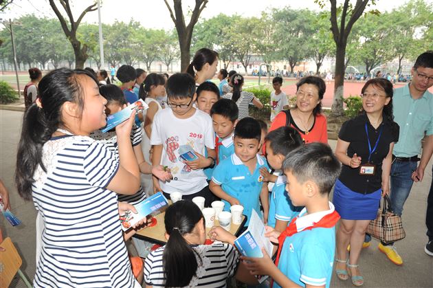 童声飞扬庆六一，缤纷活动展风采