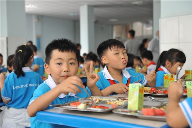 童声飞扬庆六一，缤纷活动展风采