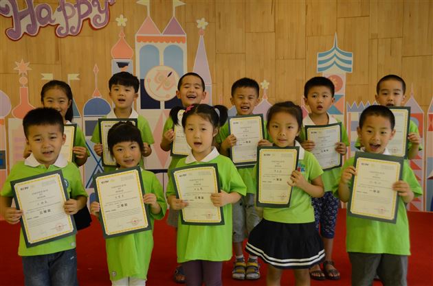 棠外实验幼稚园宝贝亮相“希望之星英语风采大赛”四川赛区总决赛