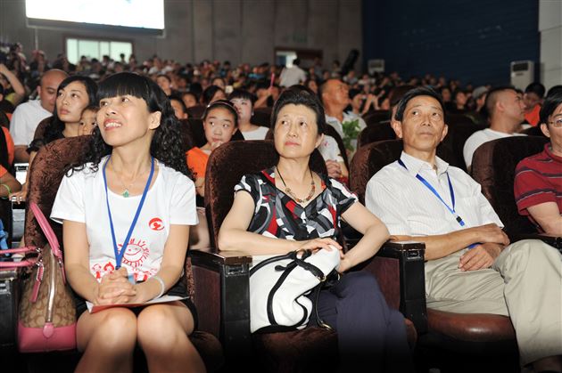 棠外附小隆重举行2015届毕业典礼