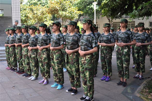 “精神的铸炼，灵魂的升华”——记棠外高2015级新生军训