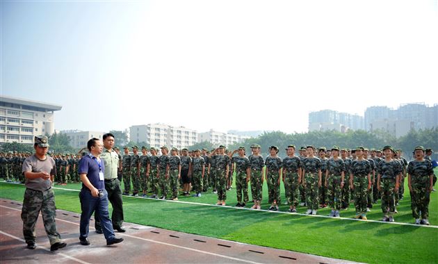 “精神的铸炼，灵魂的升华”——记棠外高2015级新生军训