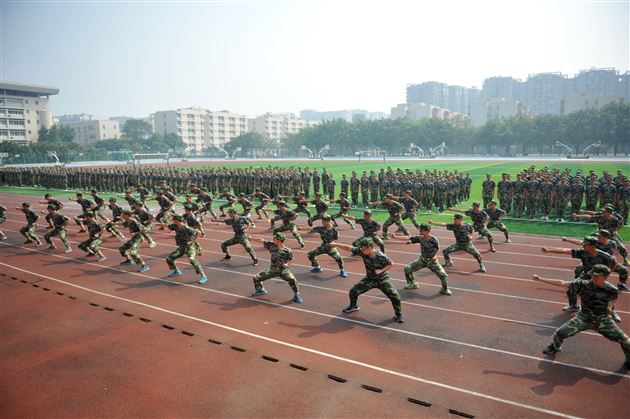 “精神的铸炼，灵魂的升华”——记棠外高2015级新生军训