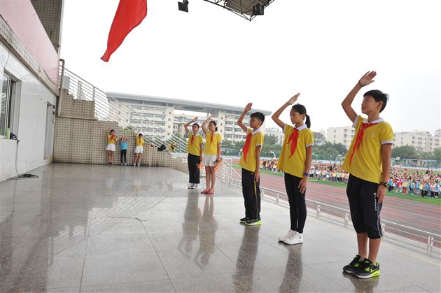 向国旗敬礼，为祖国自豪——记棠外附小“向国旗敬礼”系列活动