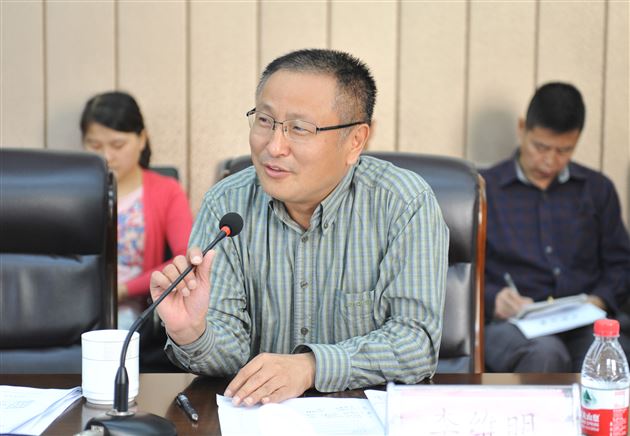 省级重点教育科研资助金项目《通用技术教师专业发展与师资队伍建设实践研究》开题研讨会在棠外举行