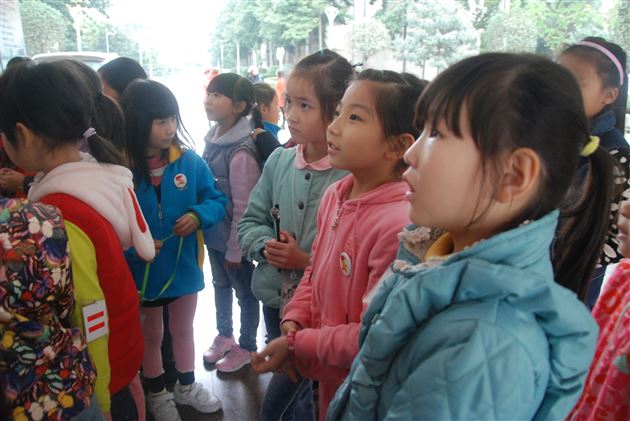 关爱女童 守护花蕾——棠外附小举办“关爱女孩之预防未成年人性侵害”系列活动