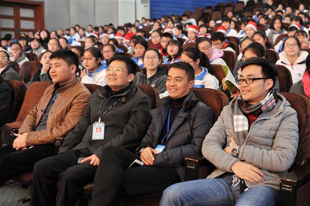 Spelling Bee，爱“拼”才会赢——记初2014级第二届英语拼字大赛