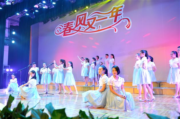 燕舞莺歌喜迎新年 桃欢李笑春满校园——棠外2015年校园艺术节展演暨2016年新年文艺联欢晚会隆重举行