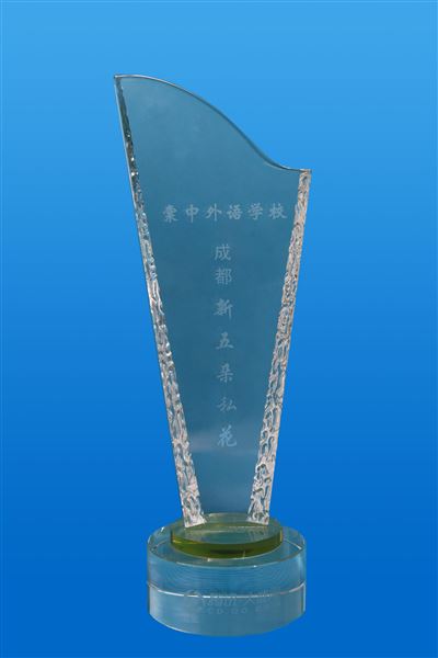 棠外荣获成都“新五朵私花”