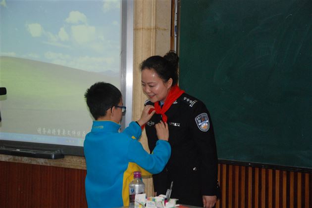 保自我安全，做阳光少年——记棠外附小四年级家长义工课堂