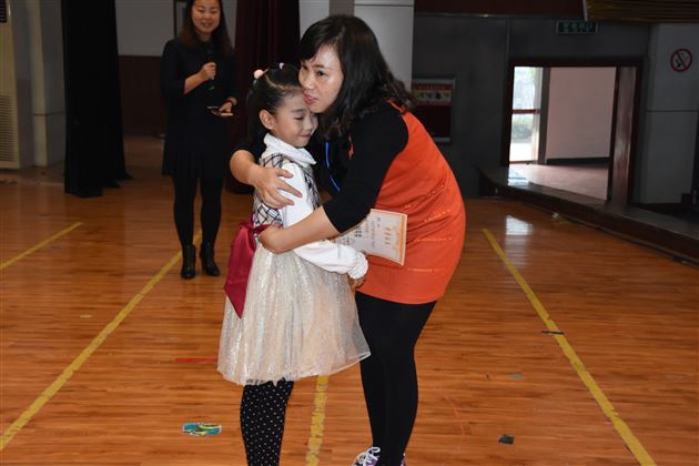 让故事点亮童年——记棠外附小第十届“阳光杯”讲故事比赛