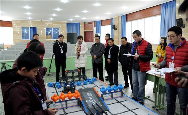 第十四届四川省青少年机器人创新实践活动（普及组）决赛在棠外举行