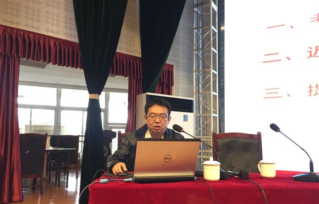 研究高考明方向 融合学情创辉煌——棠外教师张杰在成都市2015级高三物理分科会上作专题报告