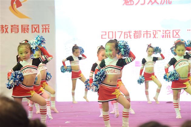 棠外实验幼儿园勇夺双流区第三届啦啦操公开赛团体冠军